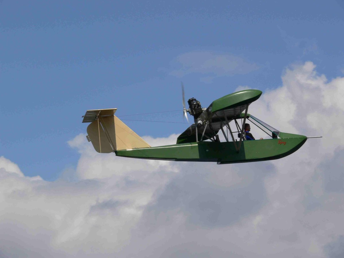 Самолет катамаран