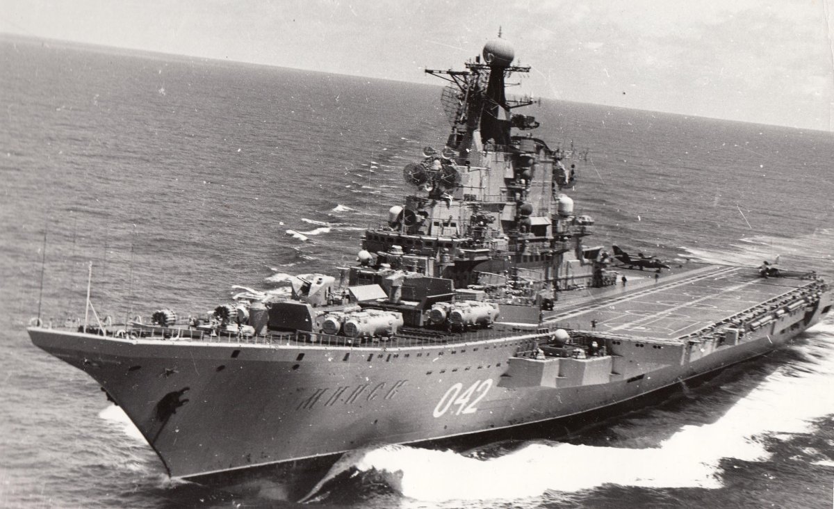 Новороссийск авианесущий крейсер