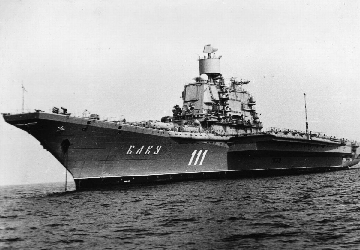 ТАКР пр 1143.4 Баку