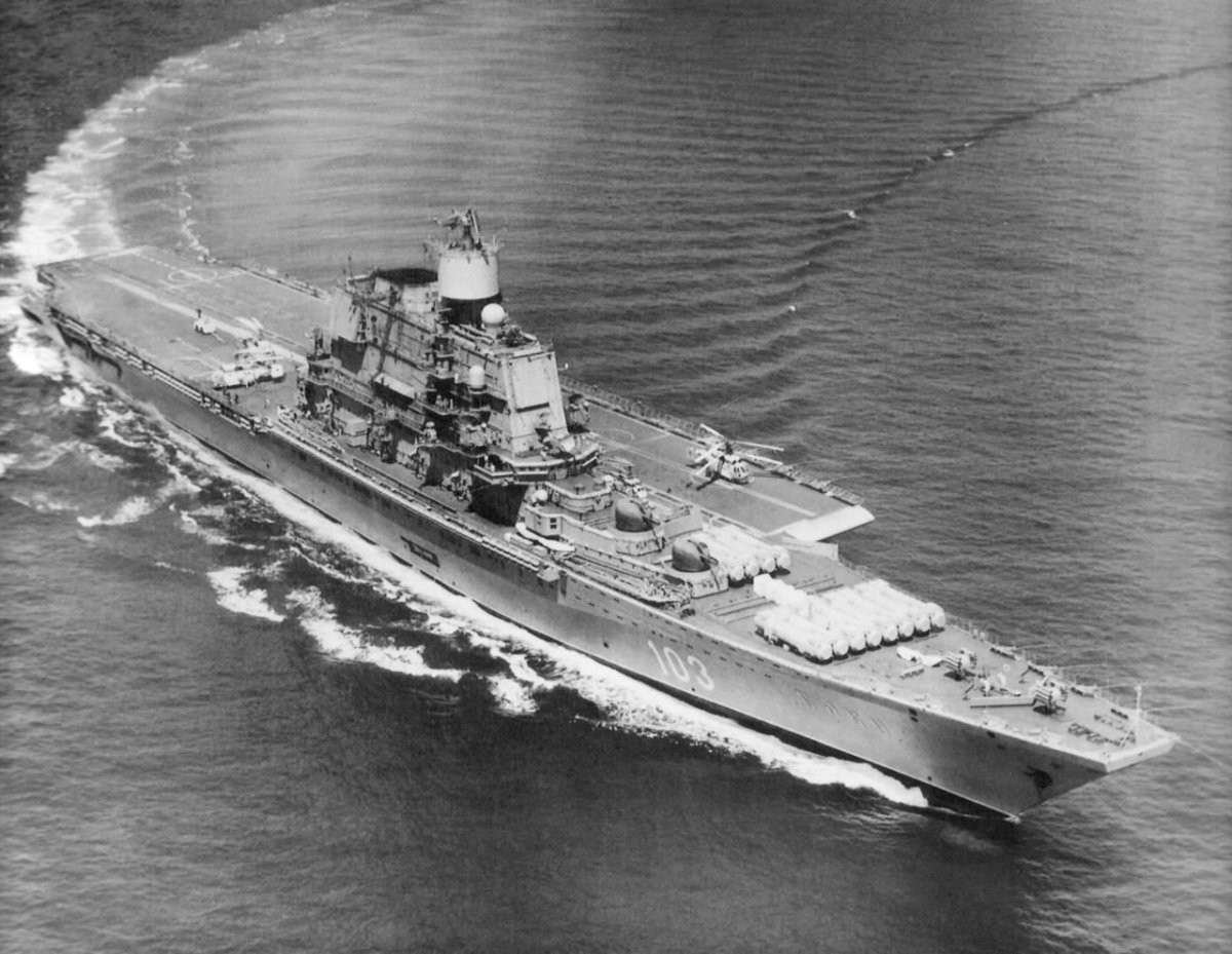 ТАКР Баку Адмирал горшков