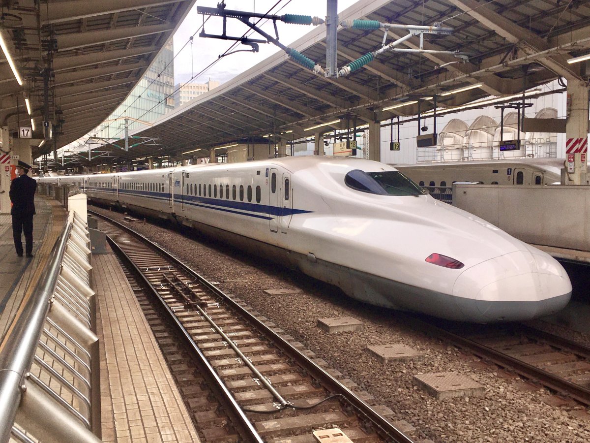 Японский поезд e353