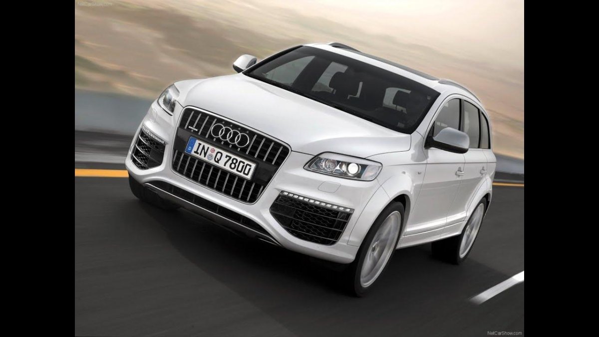 Машина Audi q7