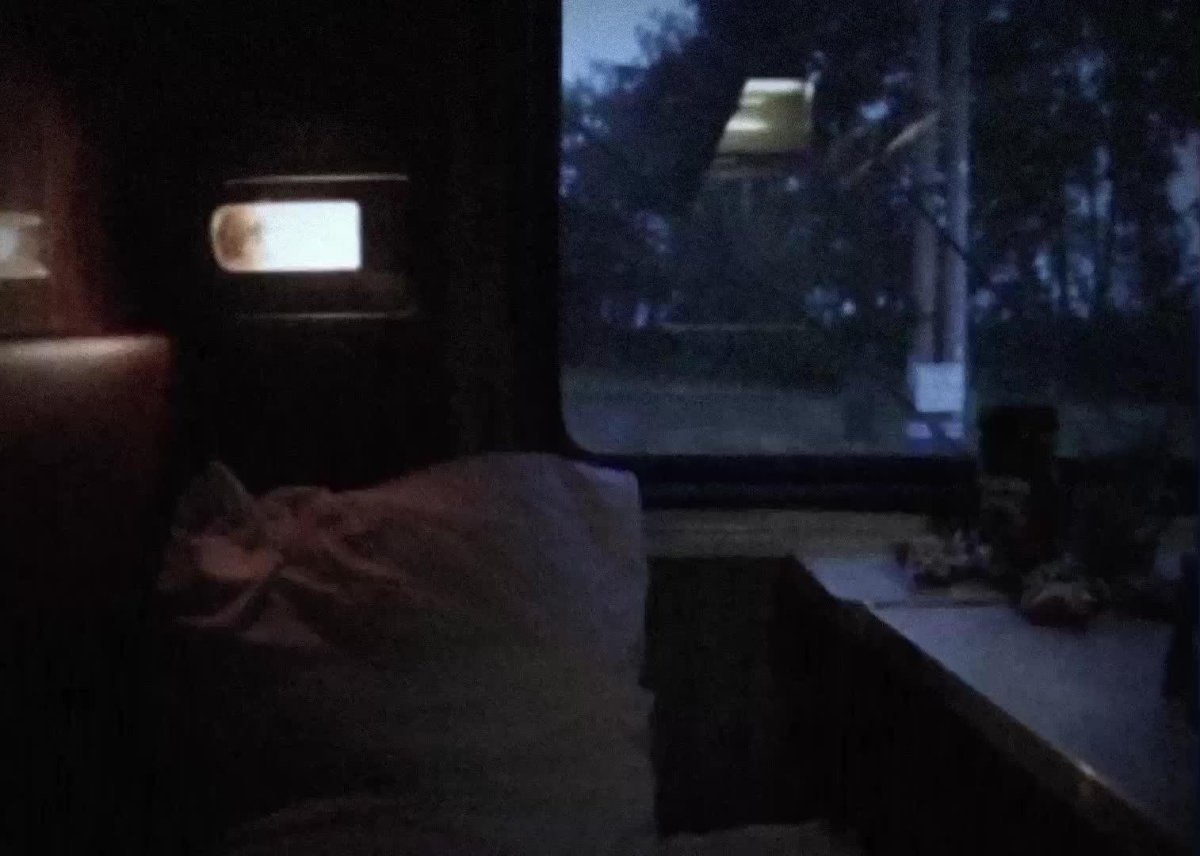 Купе поезда ночью