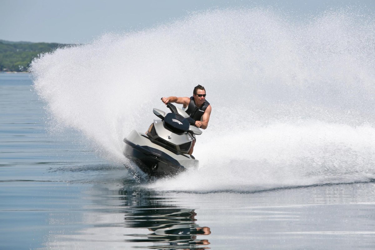 Водный скутер