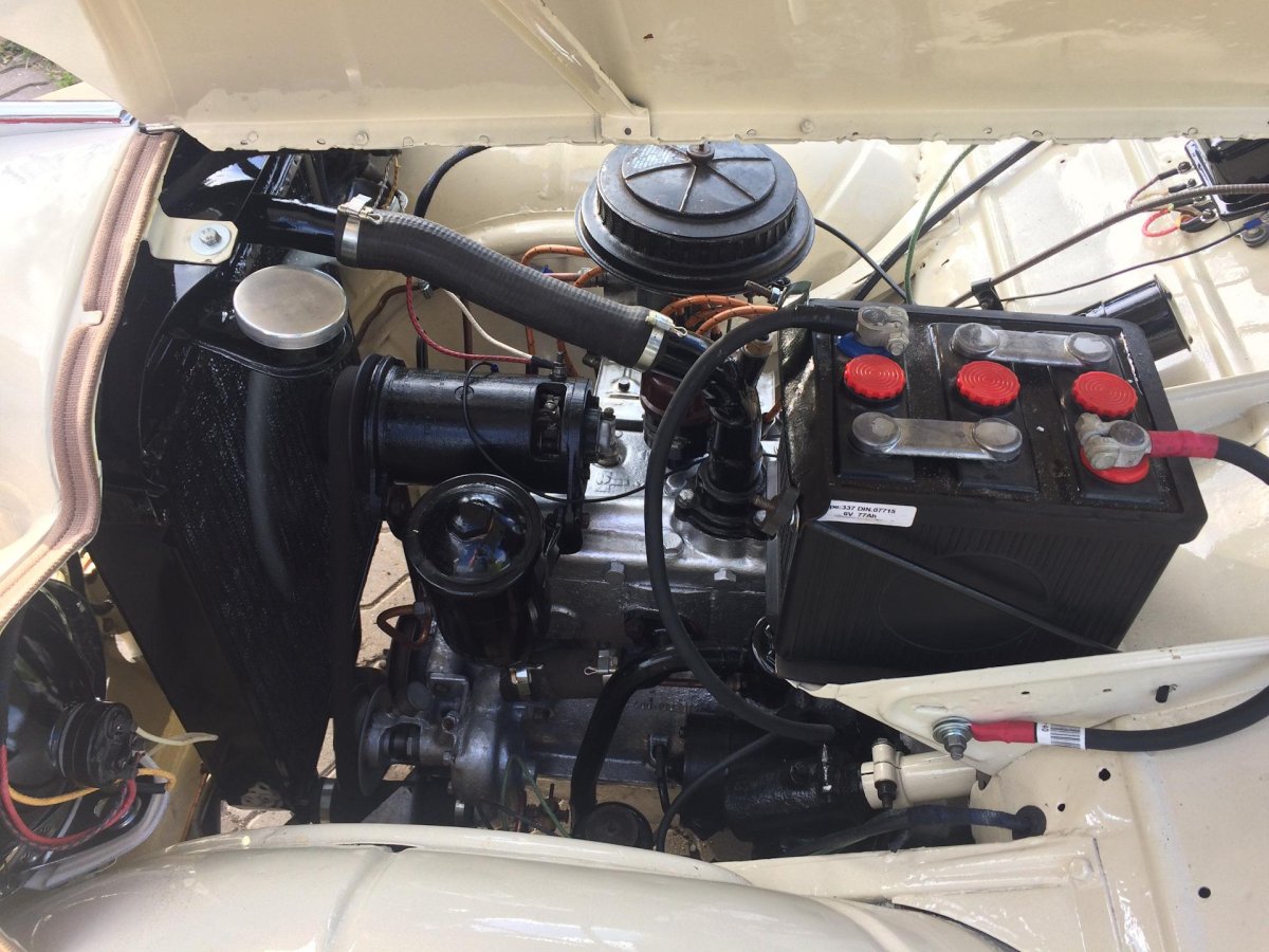 Моторный отсек Москвич 401