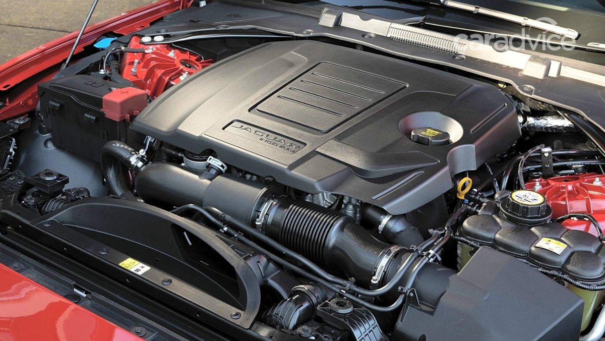 Подкапотная Ягуар xe 2019