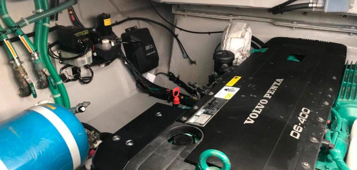 Моторный отсек катера