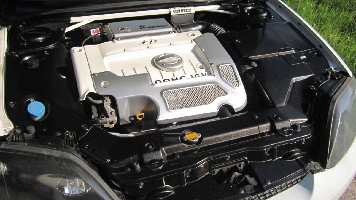 Моторный отсек s80 новой