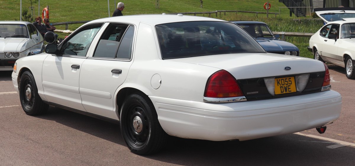 Ford Crown Victoria 2004