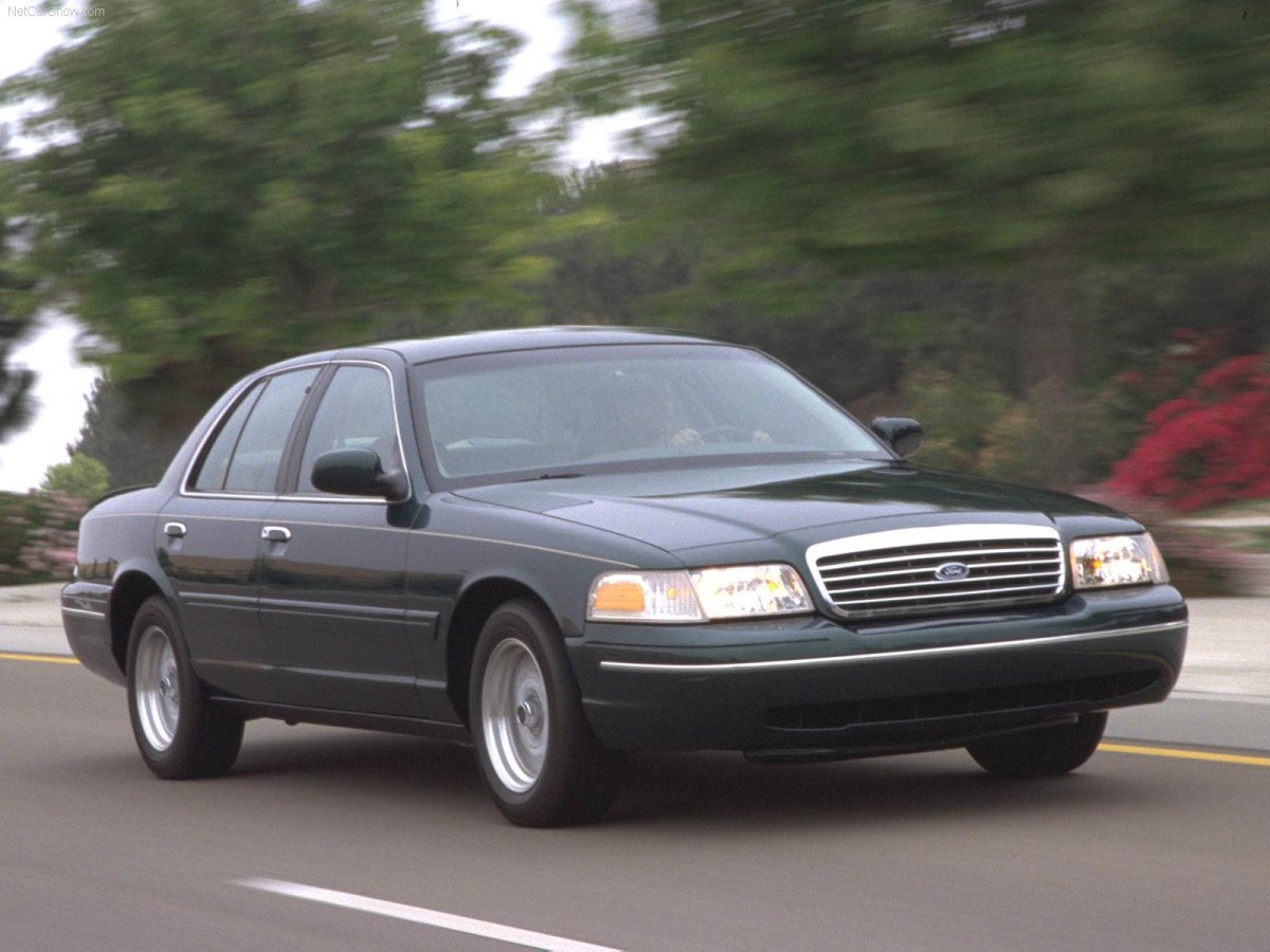 Ford Crown Victoria 2000