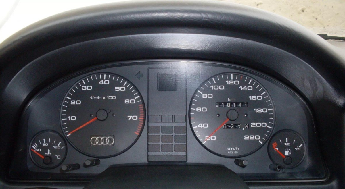 Audi 80 приборная панель