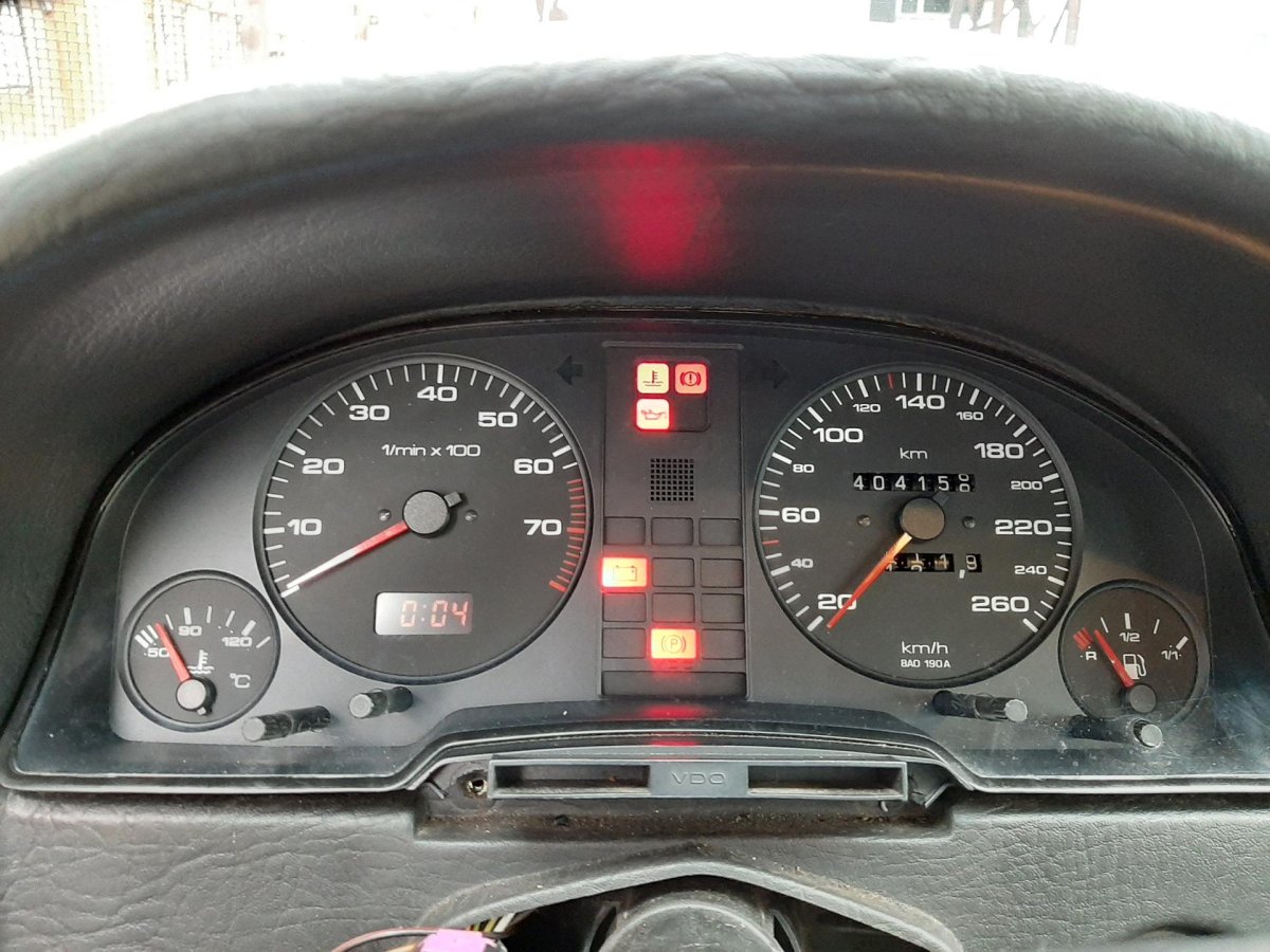 Приборная панель Audi 80 b4