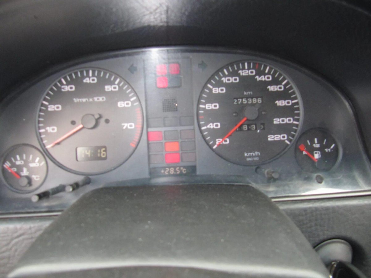Приборная панель Audi 80 b4