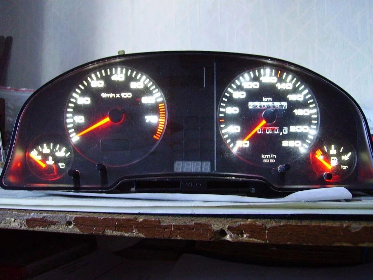 Audi 80 приборная панель