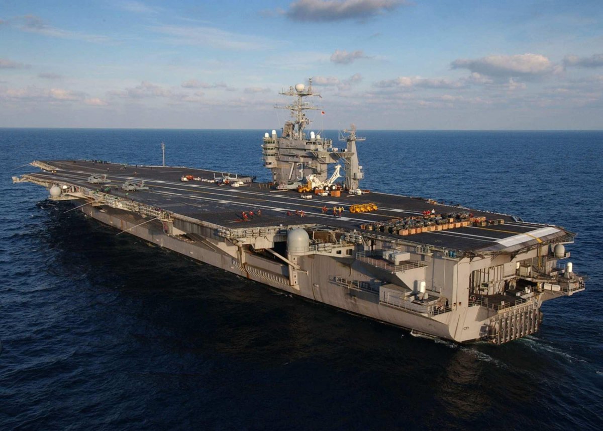 Авианосец USS George Washington