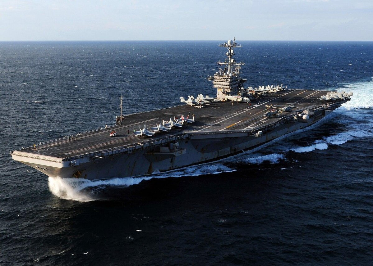 USS Джордж Вашингтон ( CVN 73)