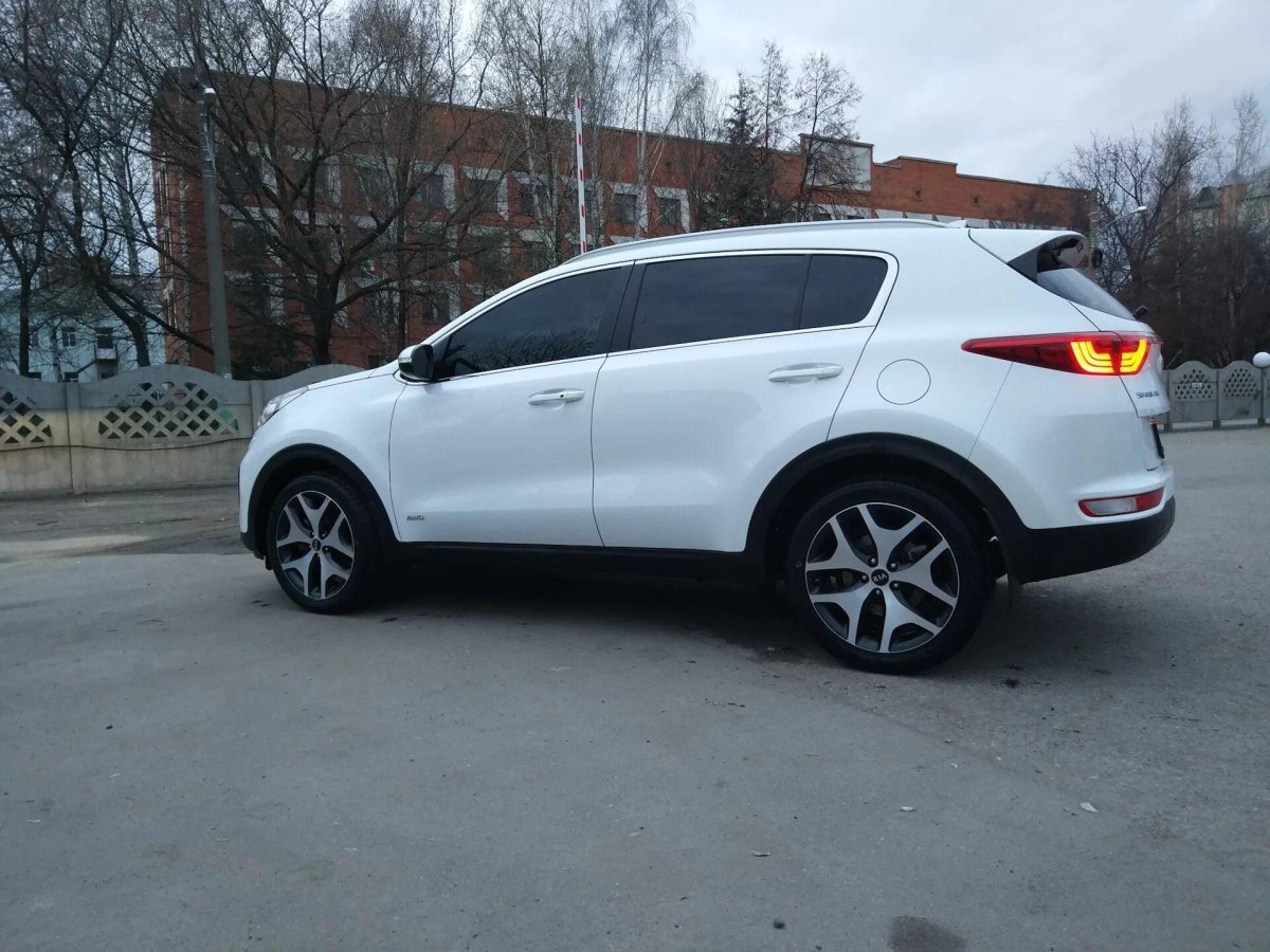 Kia Sportage r19