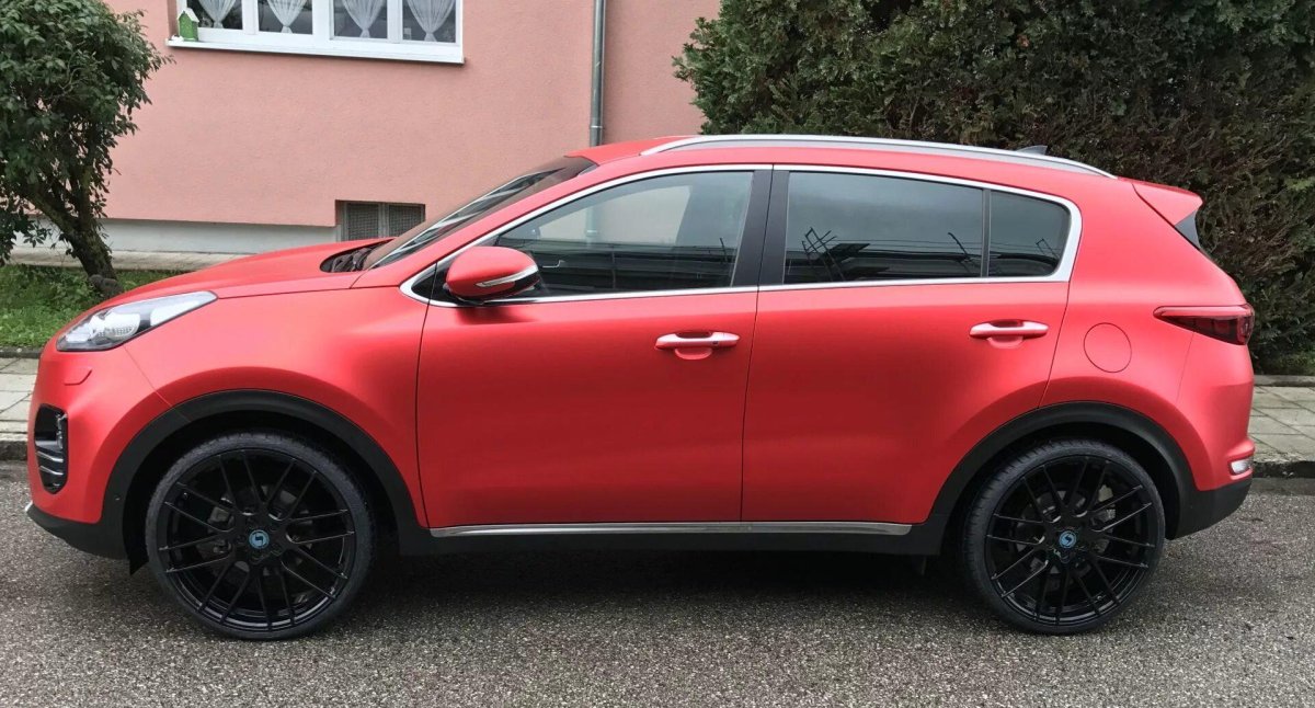 Kia Sportage 4 черные диски