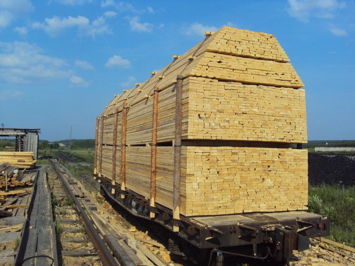 Погрузка полувагона пиломатериалом 100 Кубо