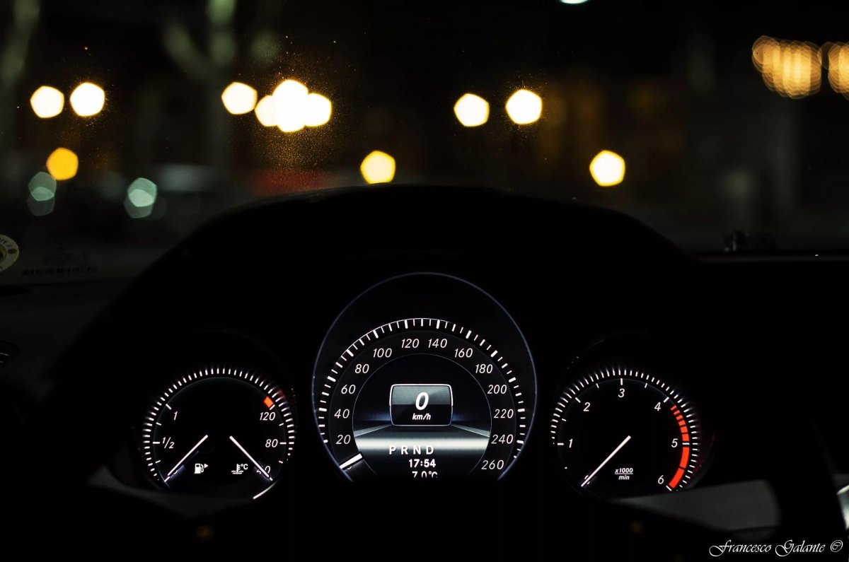 За рулём Мерседес w204 ночь