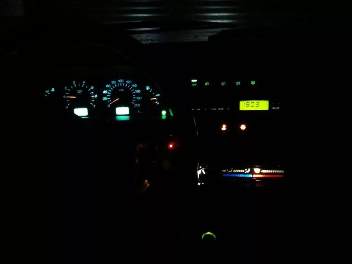 Приборная панель ВАЗ 2114 салон