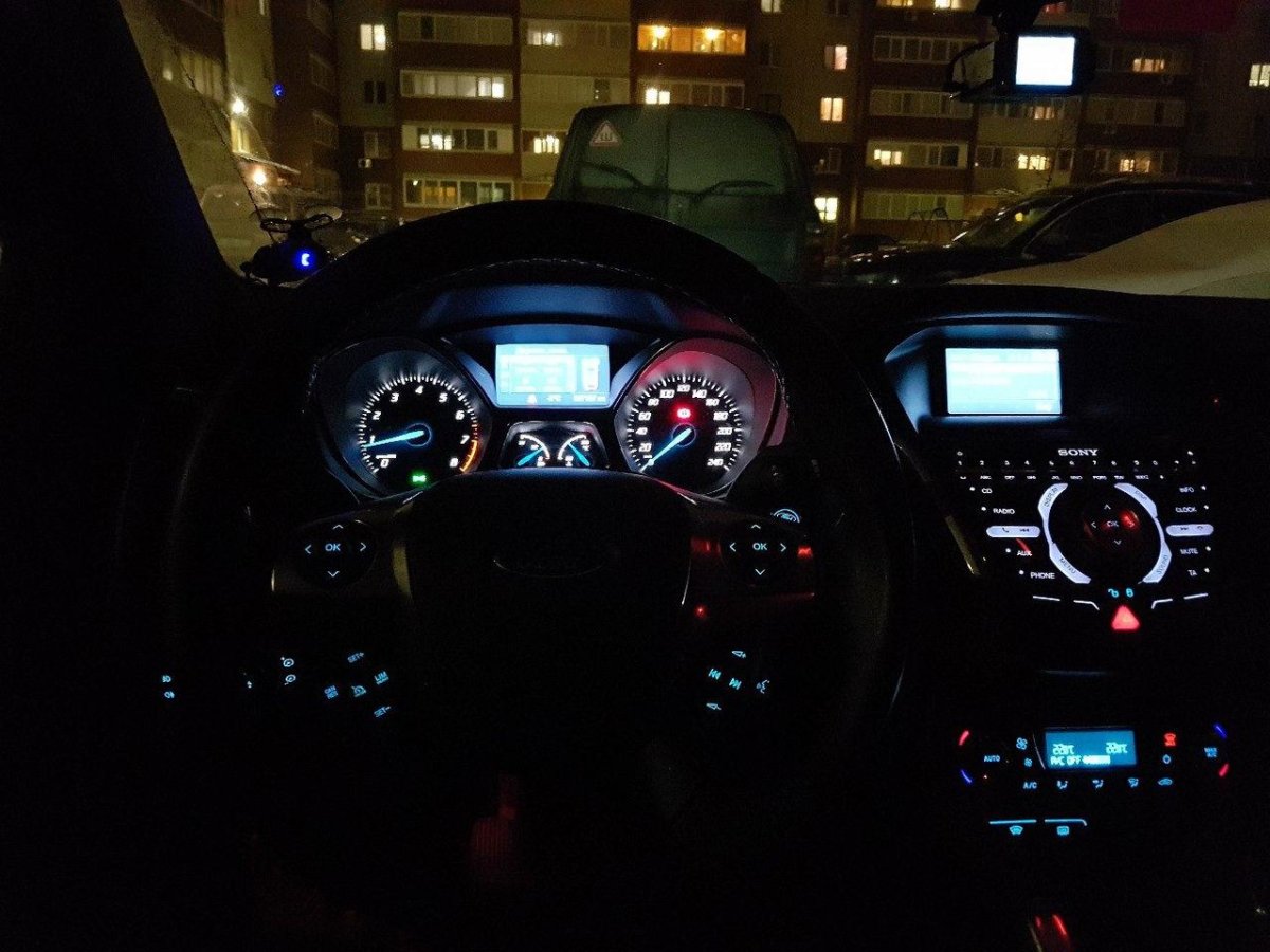 Форд фокус 3 салон ночью