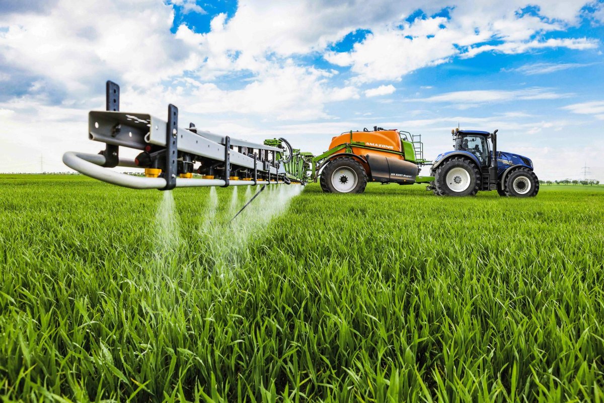 Опрыскиватели Амазоне UX 4200