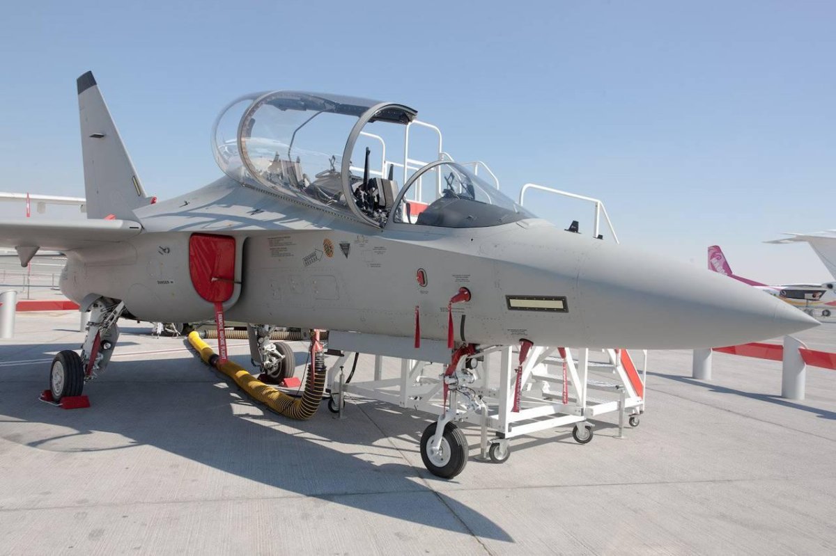 Aermacchi m-346 vs як-130