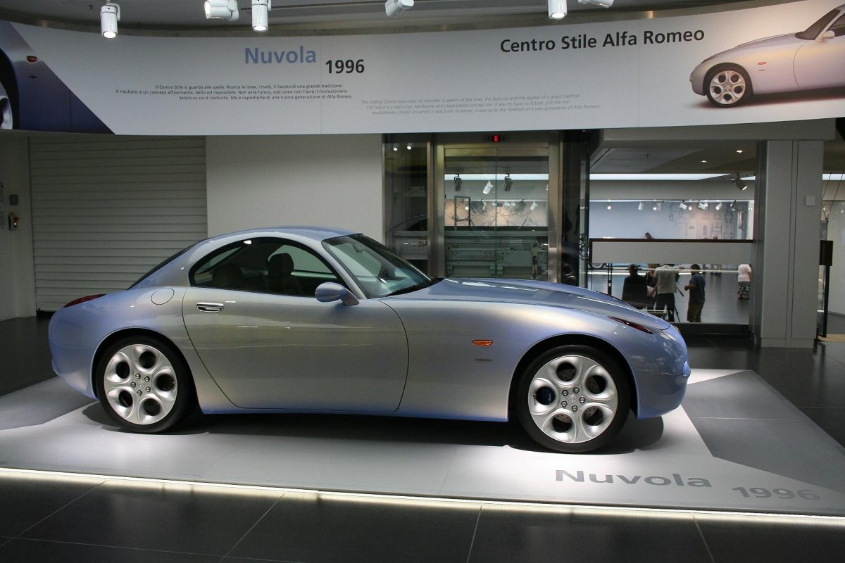 Бертоне Нувола