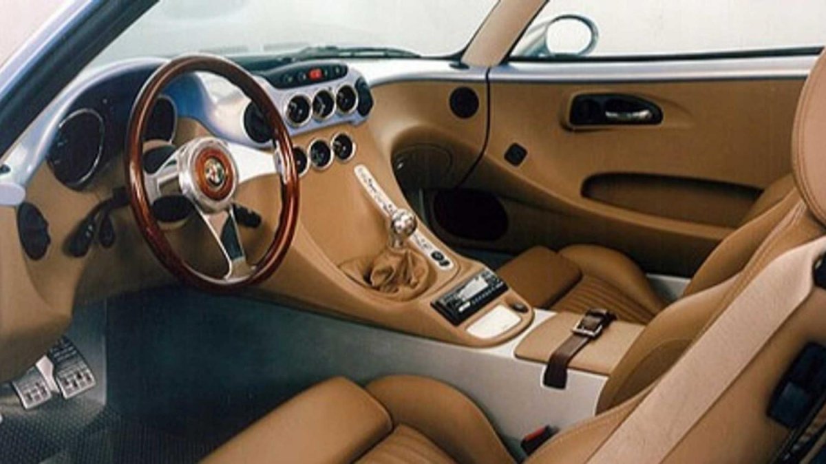 Альфа Ромео машина салон