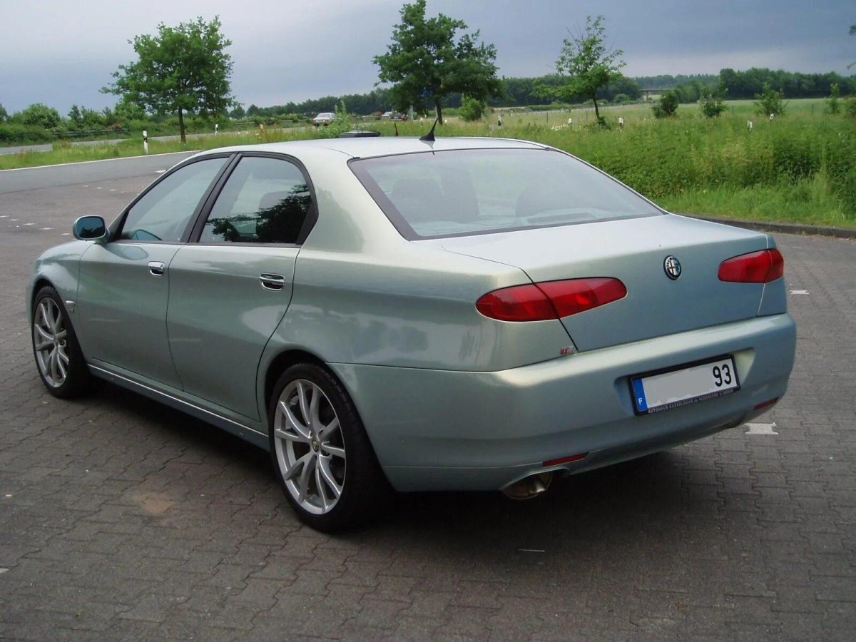 Alfa Romeo 166