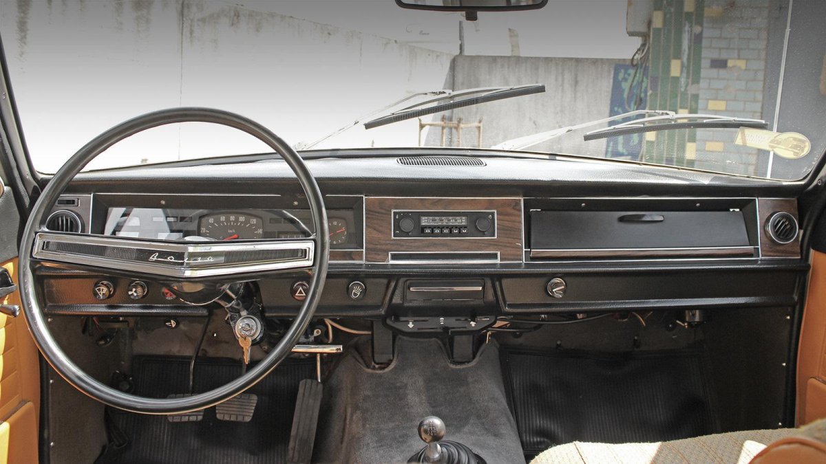 ГАЗ-24-24 «Волга» салон