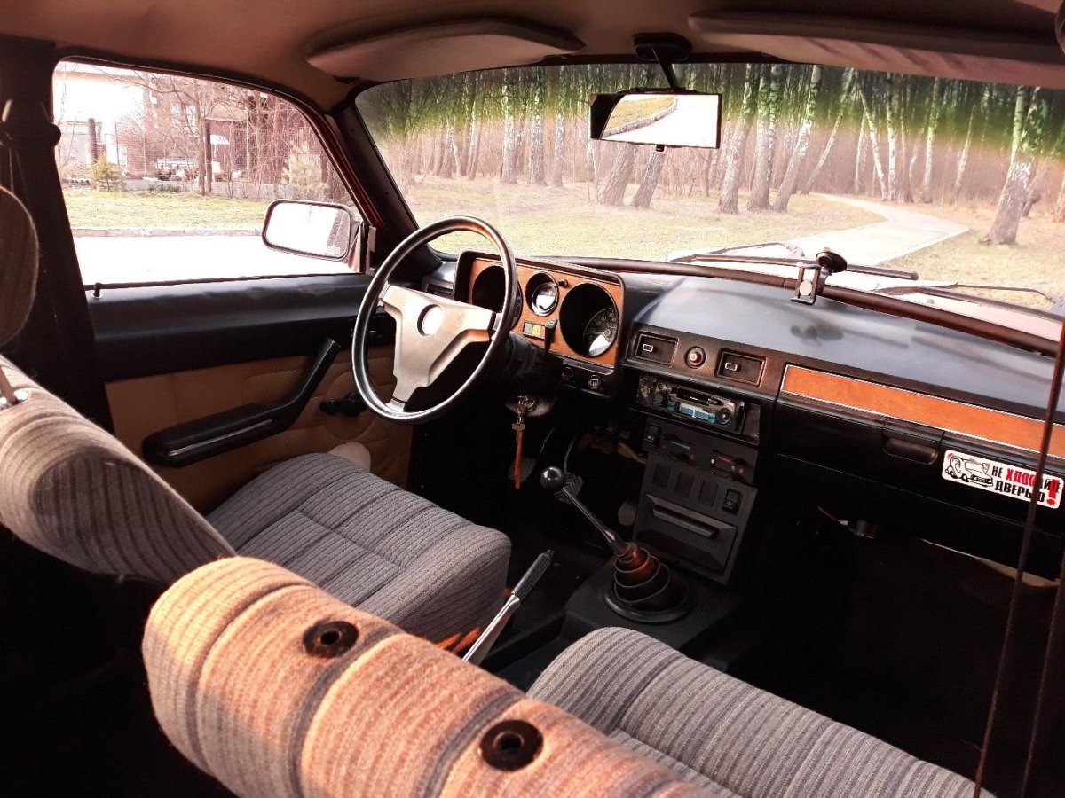 Волга ГАЗ 31029 салон