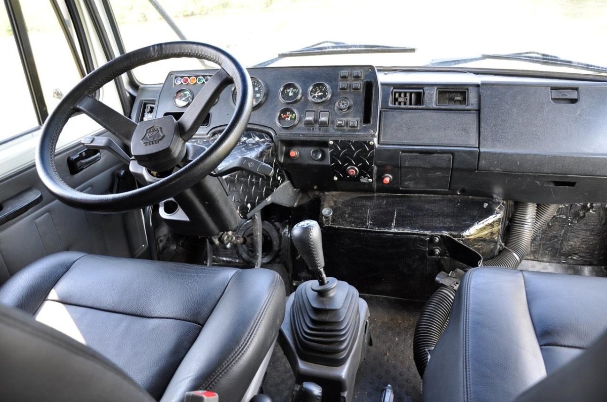 ГАЗ-3307 грузовой автомобиль салон