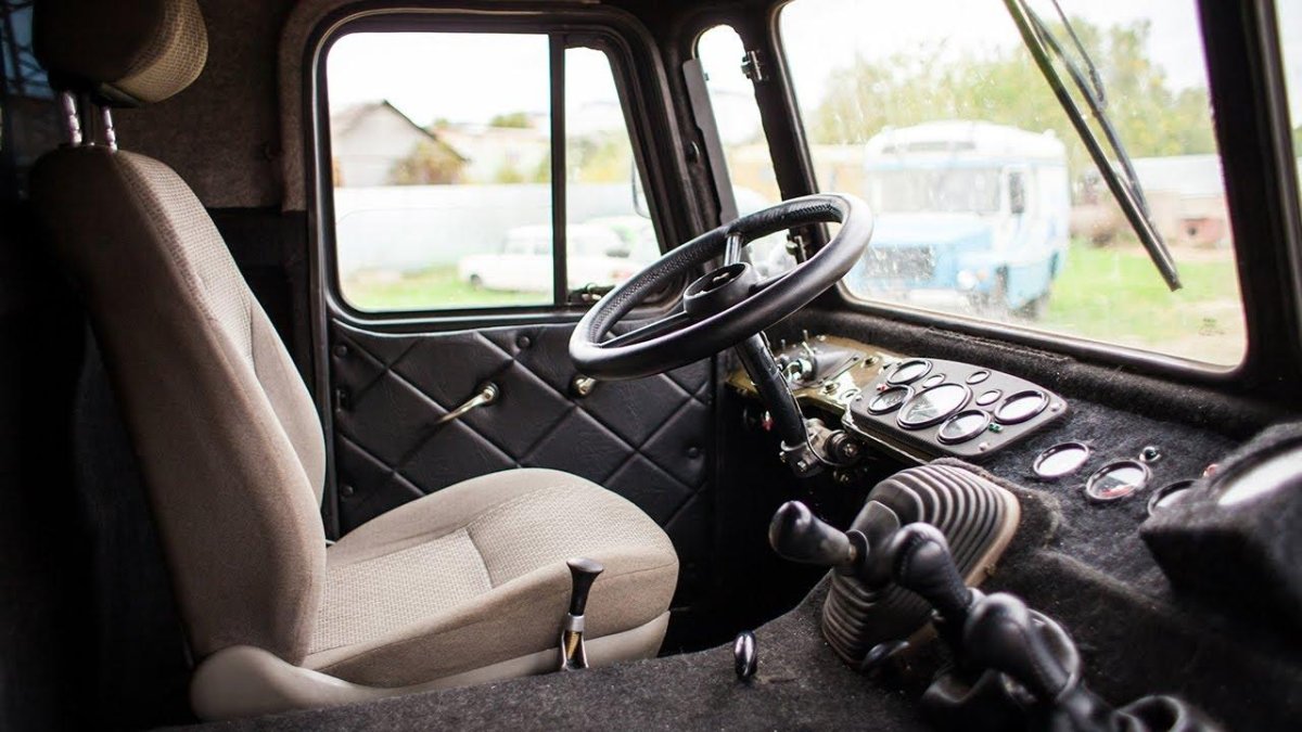 ГАЗ 66 салон кабины