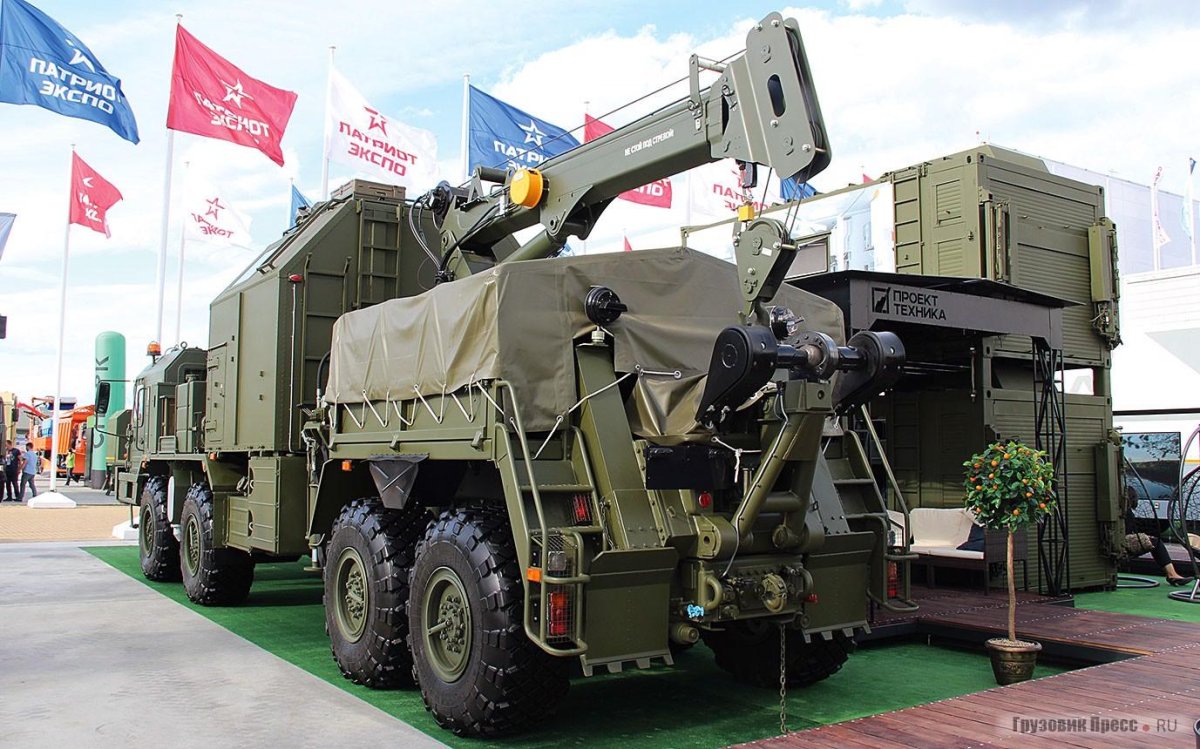 Машина ремонтно-эвакуационная колесная средняя Рэм-кс1