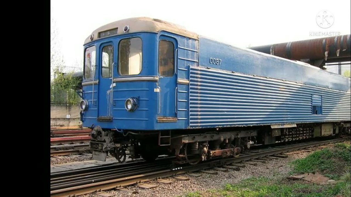 Контактно-аккумуляторный электровоз л 81-711