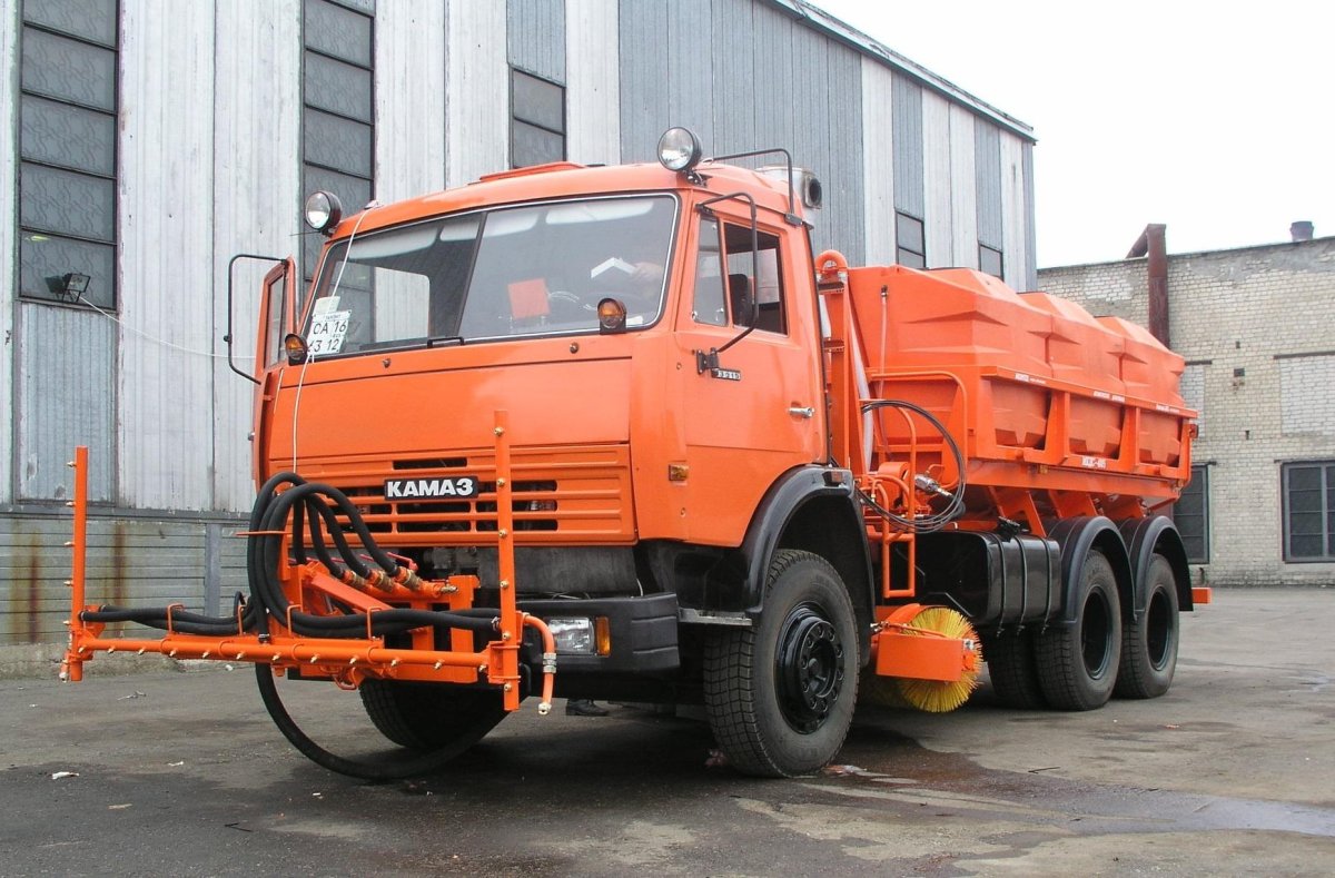 КАМАЗ 65115 поливомоечная