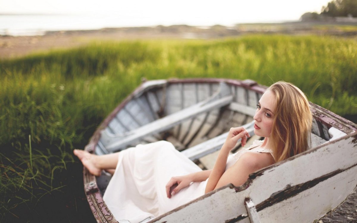 Девушка в лодке фотосессия