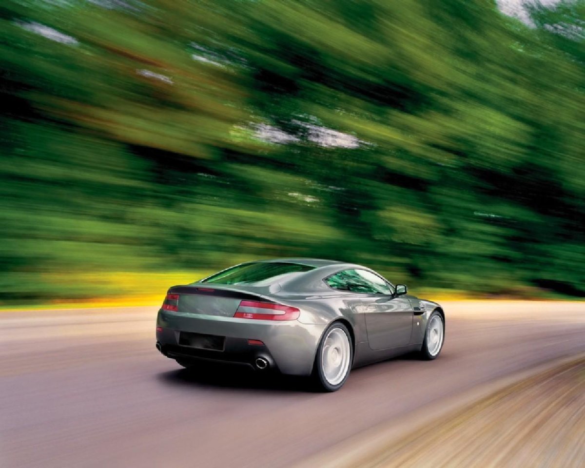 Aston Martin v8 Vantage 2005