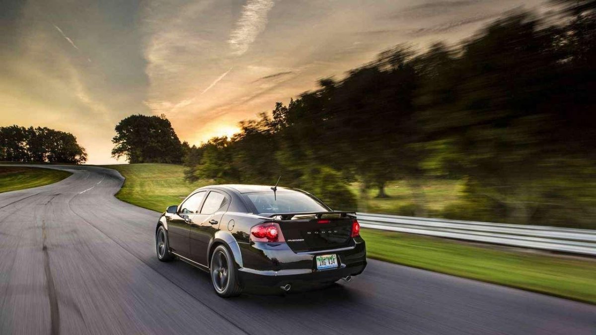 Dodge Avenger Rally sedan