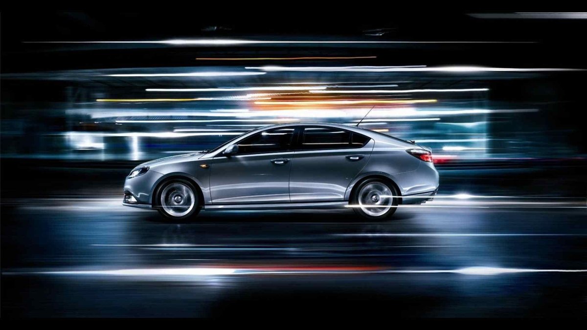 Машины едут темный фон