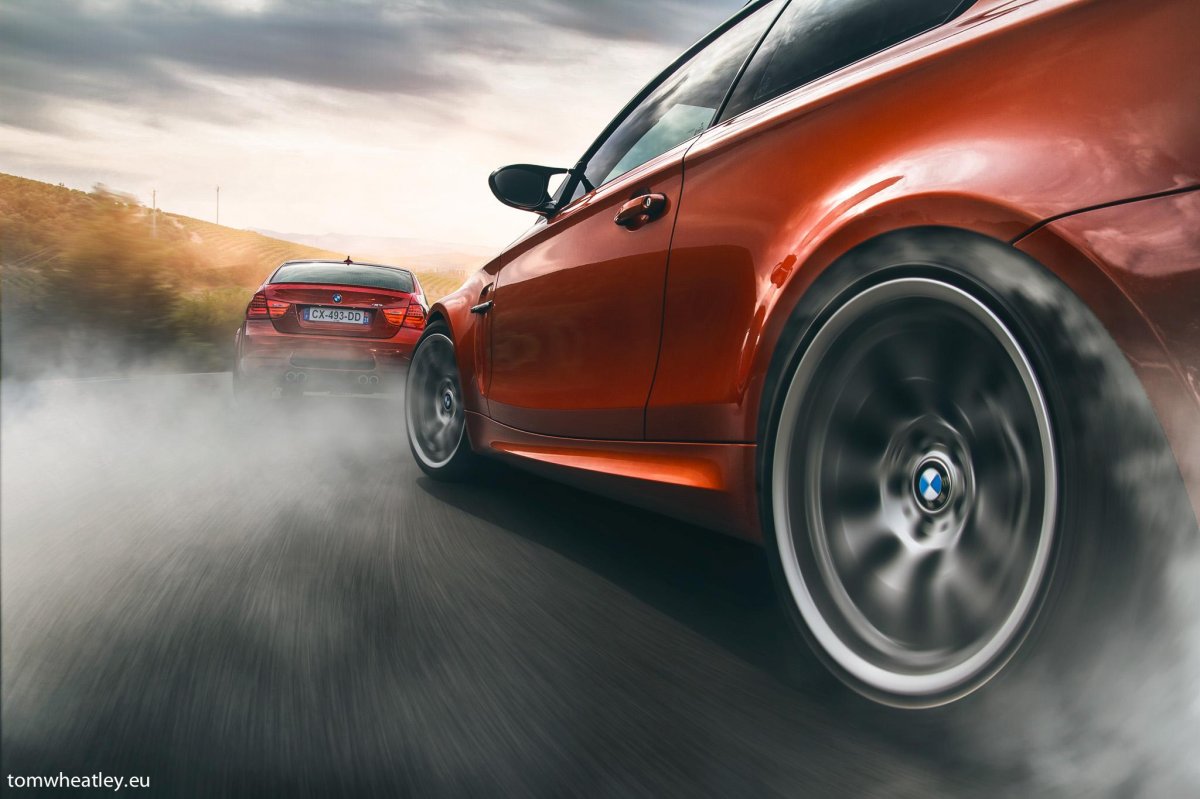 Колесо машины в движении