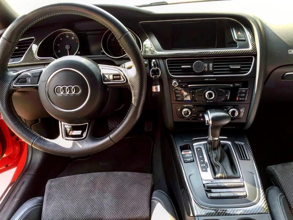 Audi a5 2010 салон