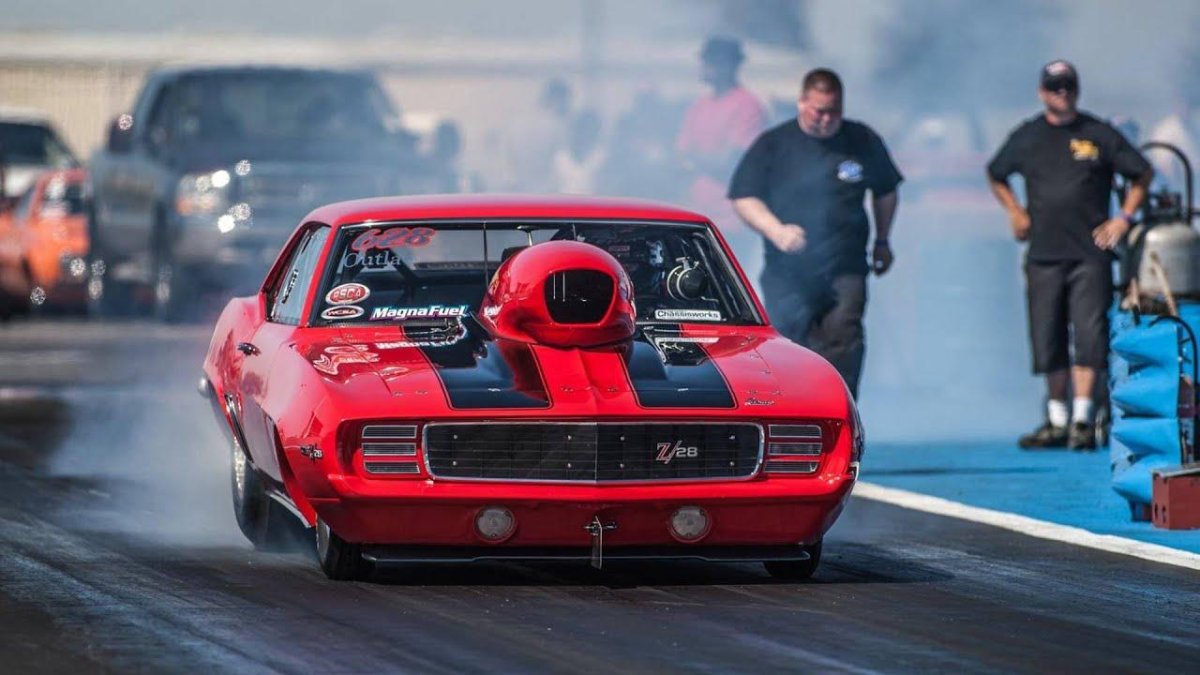 Драг рейсинг машины