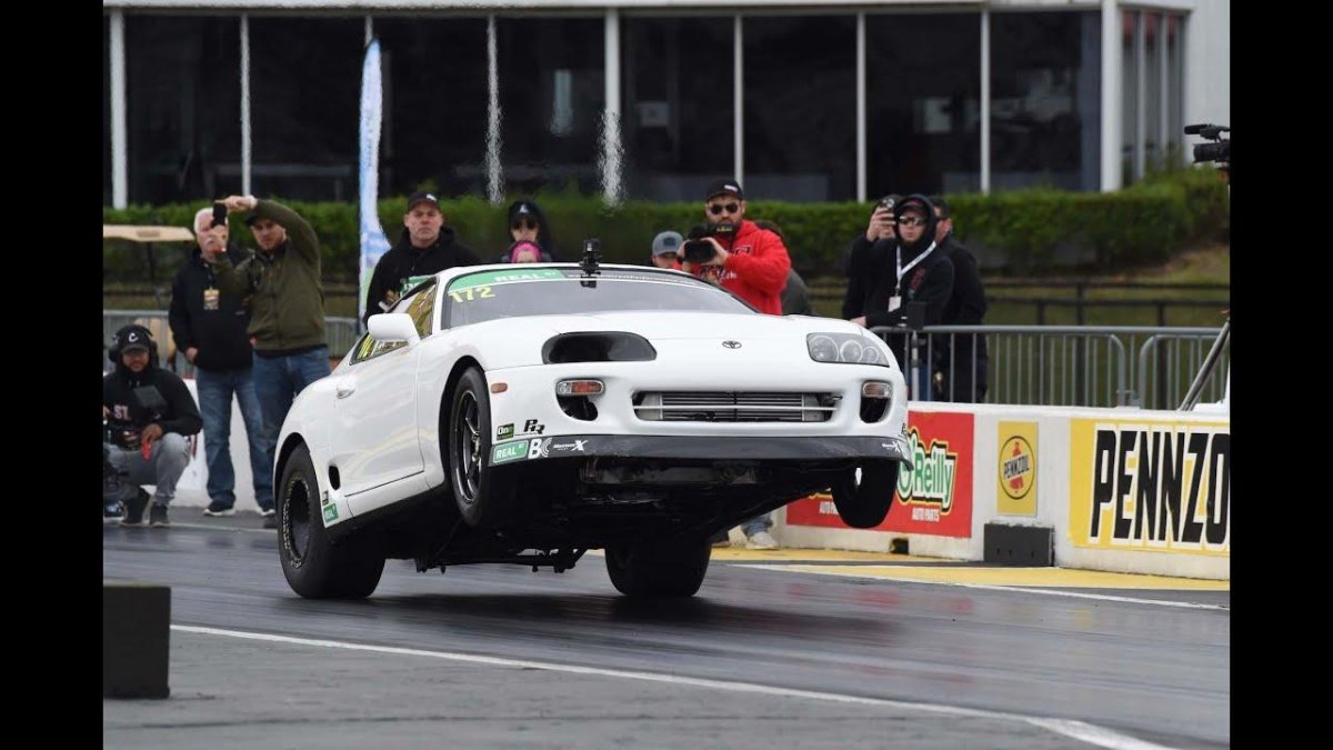 Тойота Супра драг рейсинг