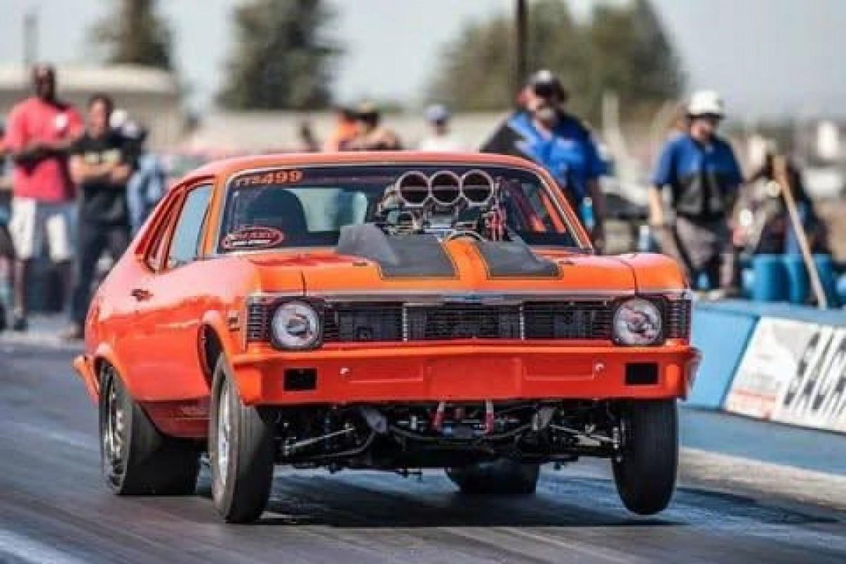 Форд Мустанг Драгстер