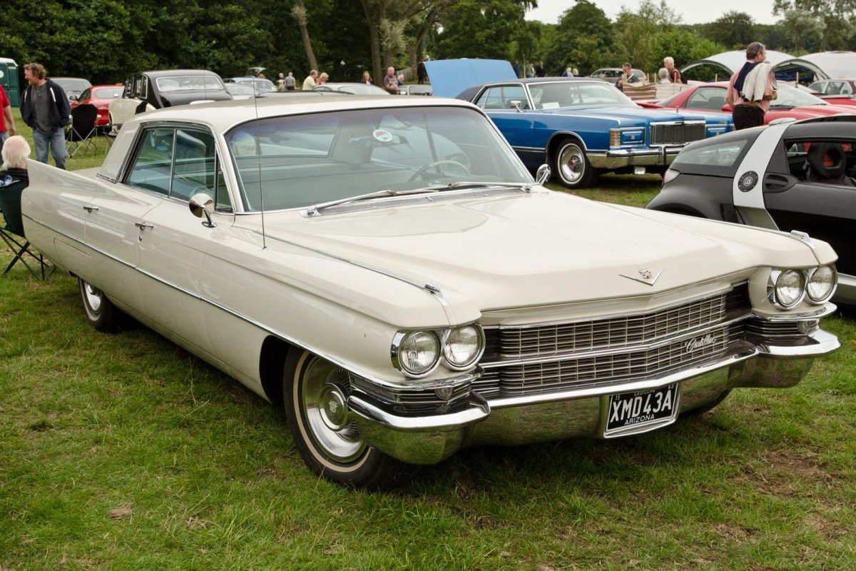 Cadillac Series 62 sedan