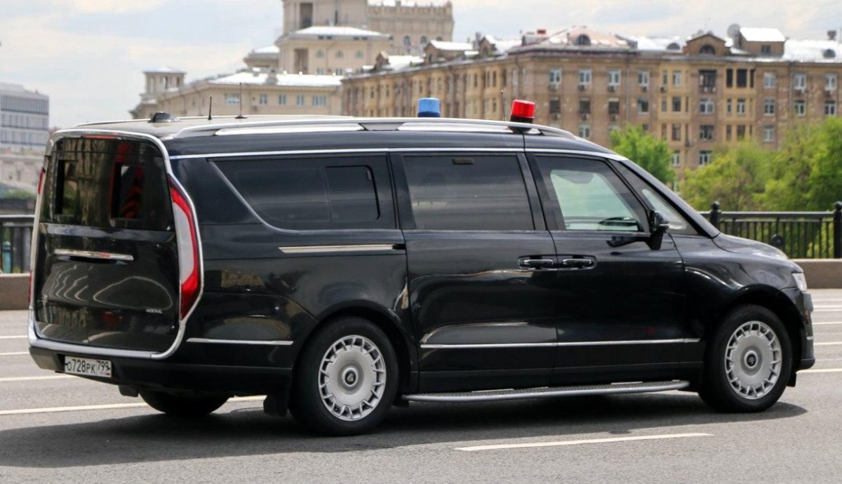 Aurus минивэн Arsenal