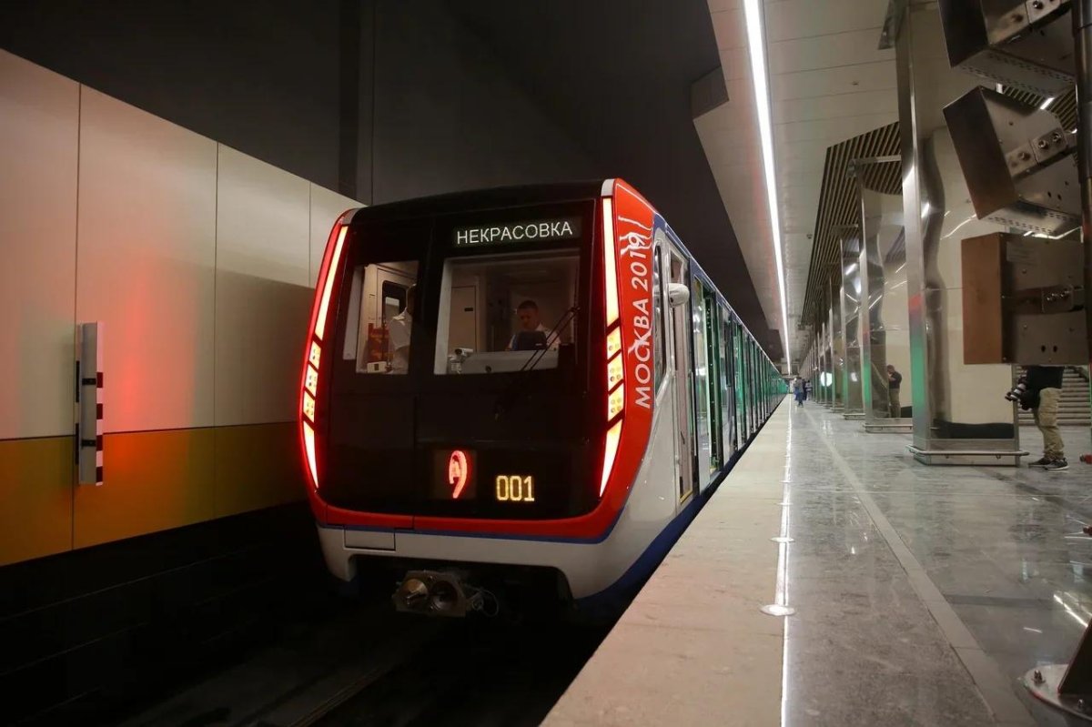 Метропоезд Москва 2019